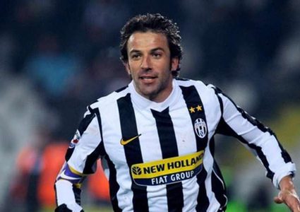 الأسطورة ديل بيرو يقتحم عالم الغناء