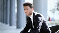 الاحتلال يمنع الفنان محمد عساف من دخول فلسطين