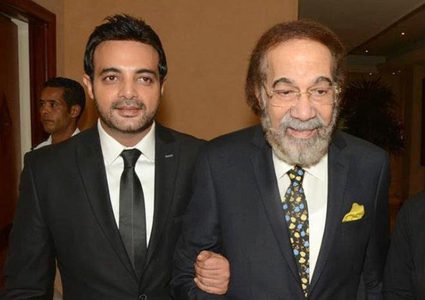 نجل محمود ياسين يكشف حقيقة وفاة والده بفيروس كورونا