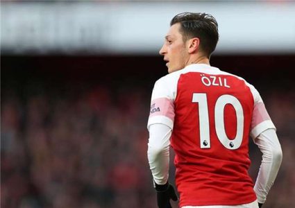 مسعود أوزيل يبدي رأيه بنزاع قره باغ