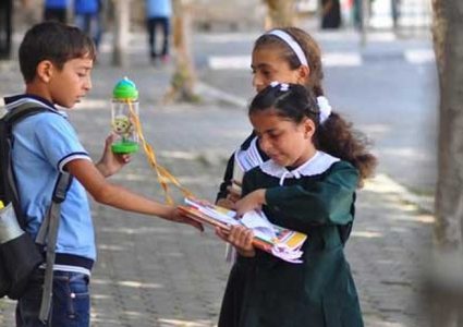 الأونروا: سنفحص ادعاءات التحريض في المناهج الدراسية