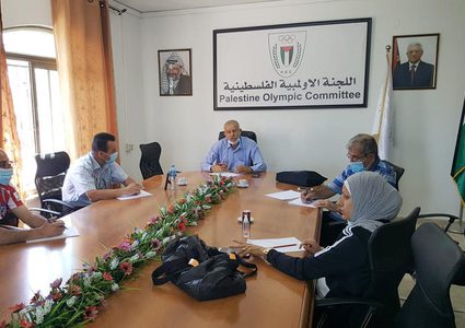 اتحاد الكرة يدعو حكامه إلى خوض تدريبات فردية للحفاظ على الجاهزية