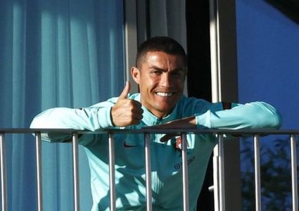 رونالدو يعود إلى يوفنتوس بطائرة اسعاف خاصة