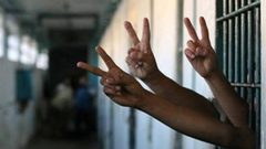 هيئة الأسرى: 60 أسيرا يشرعون بالاضراب المفتوح عن الطعام