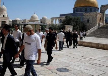 مستوطنون يقتحمون الأقصى بحماية قوات الاحتلال