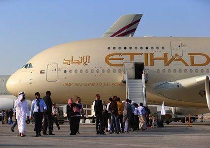 شركة طيران إمارتية تطلق نسخة جديدة ناطقة باللغة العبرية لموقعها