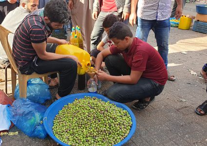 سوق الزيتون بمدينة خانيونس في قطاع غزة