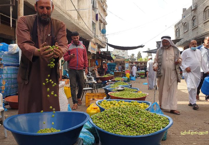 سوق الزيتون بمدينة خانيونس في قطاع غزة