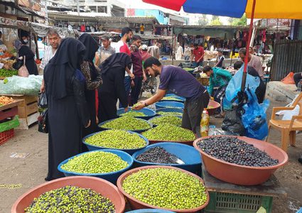 سوق الزيتون بمدينة خانيونس في قطاع غزة