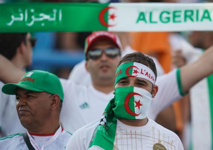 المنتخب الجزائري لكرة القدم يتلقى عدة عروض لمواجهته