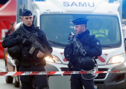 اعتقال 11 مشتبها به في قضية قطع رأس المعلم في فرنسا