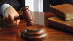 الأشغال الشاقة لمدان بتهمة هتك العرض بالعنف لقاصر