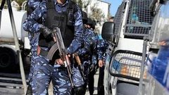 القبض على مطلوبين للعدالة وضبط 17 مركبة بطولكرم