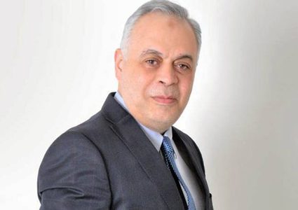 أشرف زكي يوضح حقيقة استقالته من منصب نقيب المهن التمثيلية