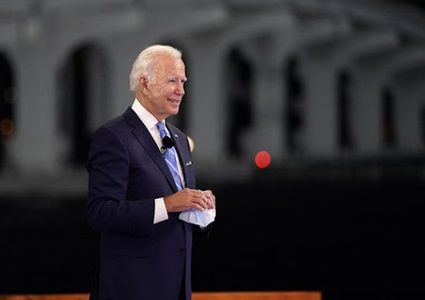 بايدن يزيد الهجوم على ترامب في ظل تراجع شعبية الرئيس الأمريكي