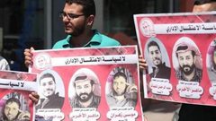 طولكرم: وقفة مساندة للأسير المضرب عن الطعام ماهر الأخرس