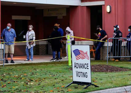 أمريكا: أكثر 30 مليون ناخب أدلوا بأصواتهم في الانتخابات