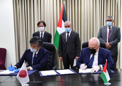 اشتية: بناء المدارس أولوية لمشروع التنمية الفلسطيني