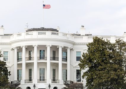 الشارع الفلسطيني يترقب دخانا أبيضَ من واشطن