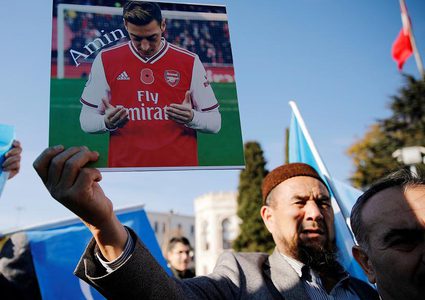 هل الصين سبب استبعاد أوزيل من تشكيلة المدفعجية؟