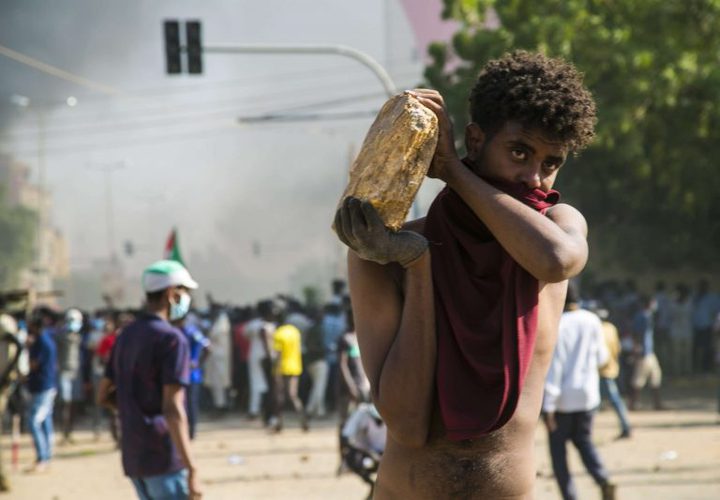 مظاهرات غاضبة في السودان تطالب بتصحيح مسار الثورة