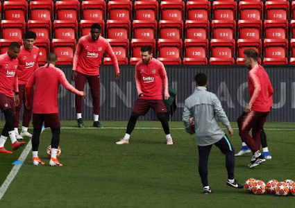 برشلونة يستعد لمواجهة غريمه ريال مدريد