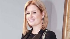 الفنانة هنا شيحة تتعرض للهجوم بسبب عمليات التجميل