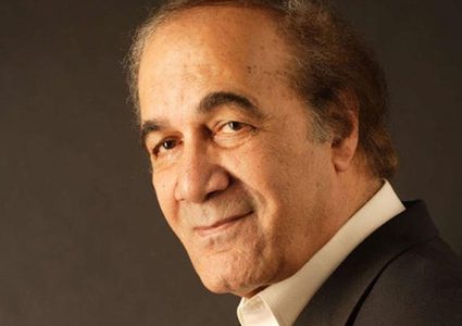 عمرو محمود ياسين يكشف حقيقة وصية والده الأخيرة