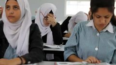 اتحاد المعلمين والتعليم تخوضان معركة أزمة الرواتب والدوام الجزئي