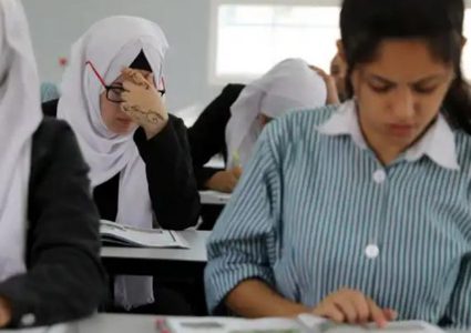 اتحاد المعلمين والتعليم تخوضان معركة أزمة الرواتب والدوام الجزئي