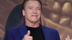 أرنولد يؤكد أنه بصحة جيدة بعد خضوعه لجراحة في القلب