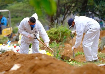 571 وفاة و30 ألف إصابة جديدة بكورونا في البرازيل