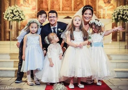 عروس تدخل في نوبة بكاء بسبب مفاجأة عريسها