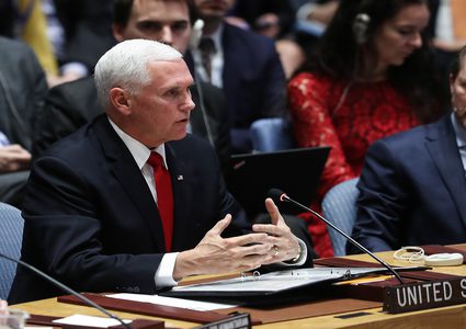 إصابة مساعد مايك بنس بفيروس كورونا