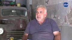 سيارة أردنية قديمة في مدينة نابلس تروي حكاية حقبة تاريخية طويلة