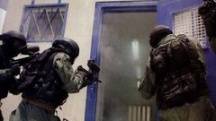 قوات القمع تقتحم قسم (7) في سجن "ريمون"