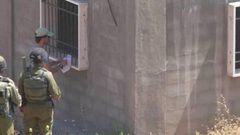 بيت لحم: الاحتلال يخطر في ثلاثة منازل ببلدة الخضر