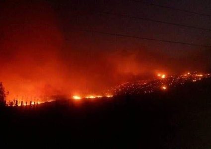 حريق ضخم في ريف حمص وسط سوريا