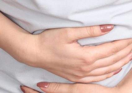 طرق تجنب وعلاج مشكلة إنتفاخ المعدة