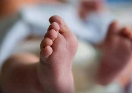 مصر: إعتقال زوجين تسببا في وفاة رضيعهما جوعا