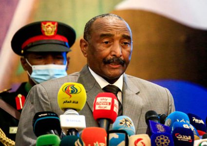 البرهان يؤكد: التطبيع مرتبط برفع اسم السودان من قائمة الإرهاب