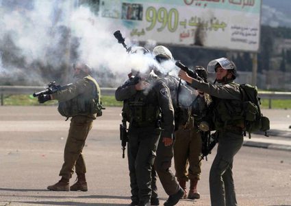 اعتقالات بعد عمليات اقتحام ومداهمة للمنازل في الضفة