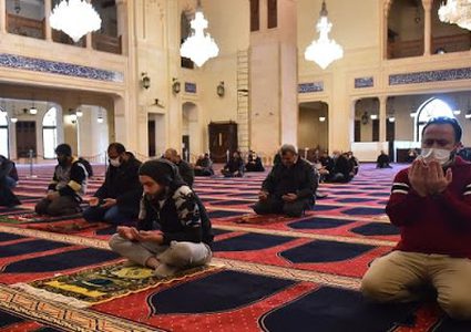 بسبب فيروس كورونا...اغلاق 3 مساجد في خانيونس جنوب القطاع