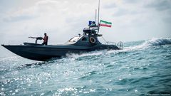 مسؤول إيراني: خفر السواحل الإماراتية تنقذ سفينة شحن إيرانية