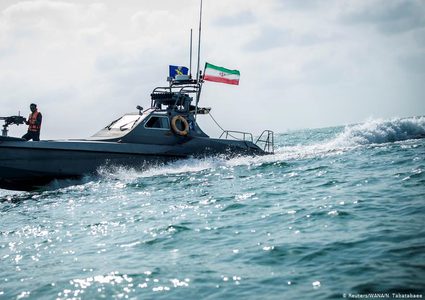 مسؤول إيراني: خفر السواحل الإماراتية تنقذ سفينة شحن إيرانية