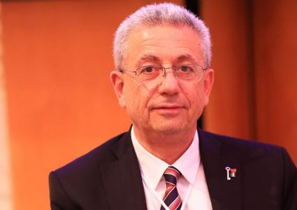 الضم بالبولدزرات