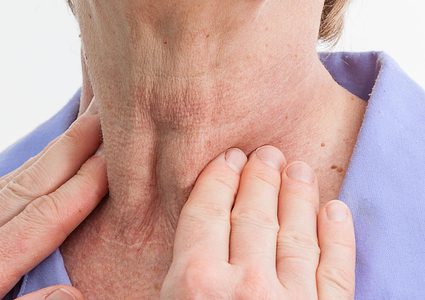 الغدة الدرقية تؤثر على جميع أعضاء الجسم ما الذي يسبب اختلالها؟