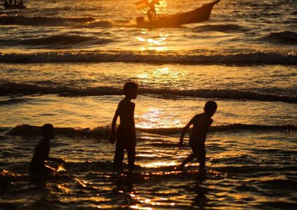 الطقس: أجواء حارة نسبيا والحرارة أعلى معدلها السنوي العام