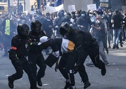 الشرطة الفرنسية تفرّق تظاهرة في مدينة ديجون