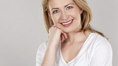 كيف تتخلصين من مشاكل البشرة في سن الأربعين؟